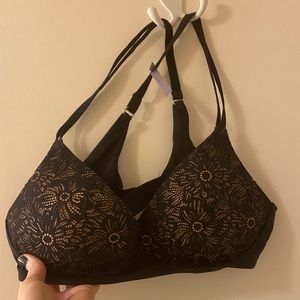 wireless aerie bra never worn! super comfy and flattering! 36B